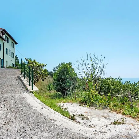 Chiara Du Ciapin - Osservatorio Apartamento Cogoleto